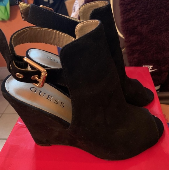 Platforms - Picture 2 of 5